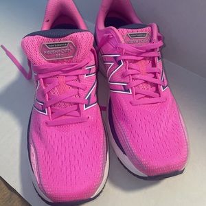 New balance fresh foam low vibrant pink 9.5 US